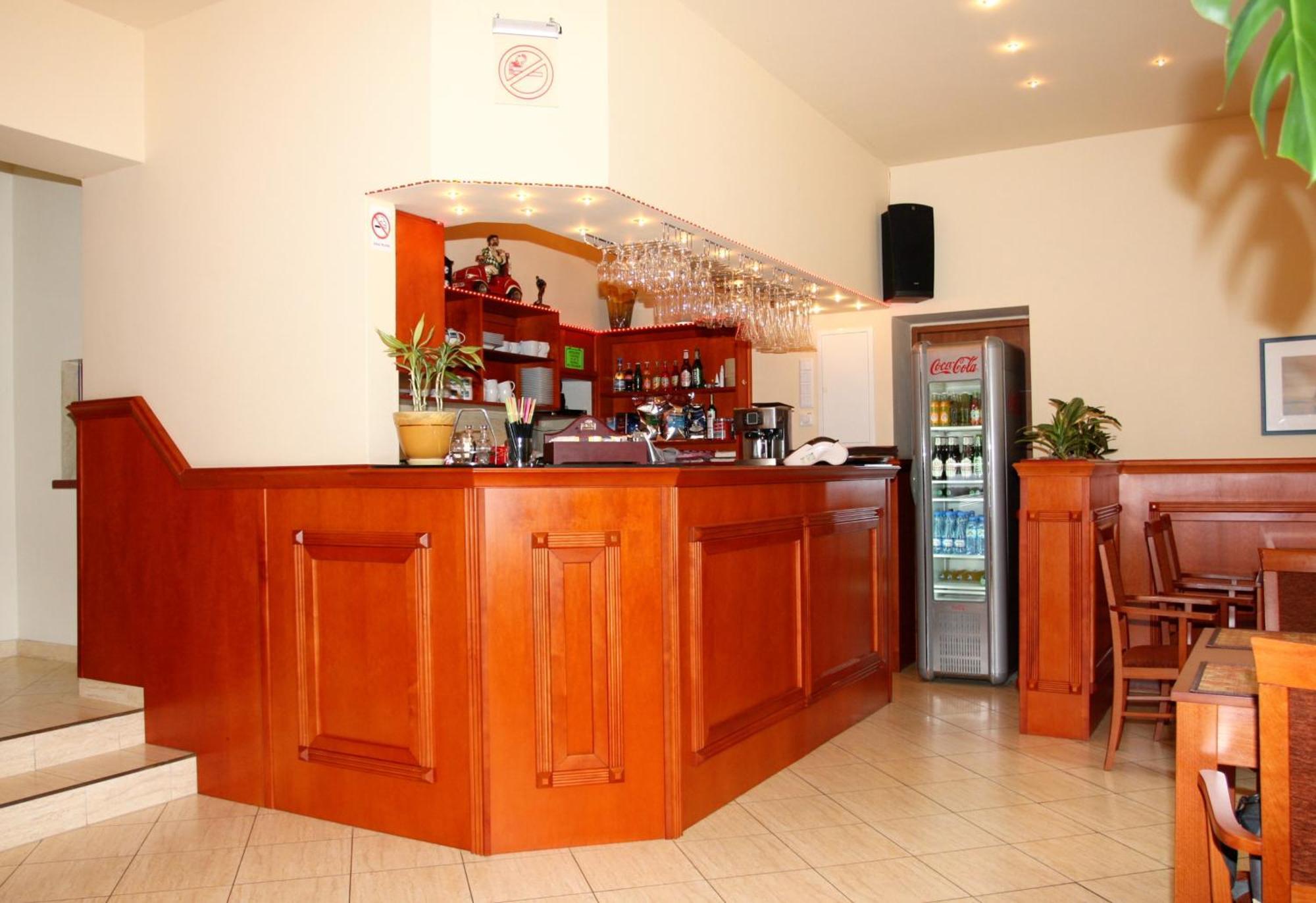 Hotel Korona Слубице Экстерьер фото