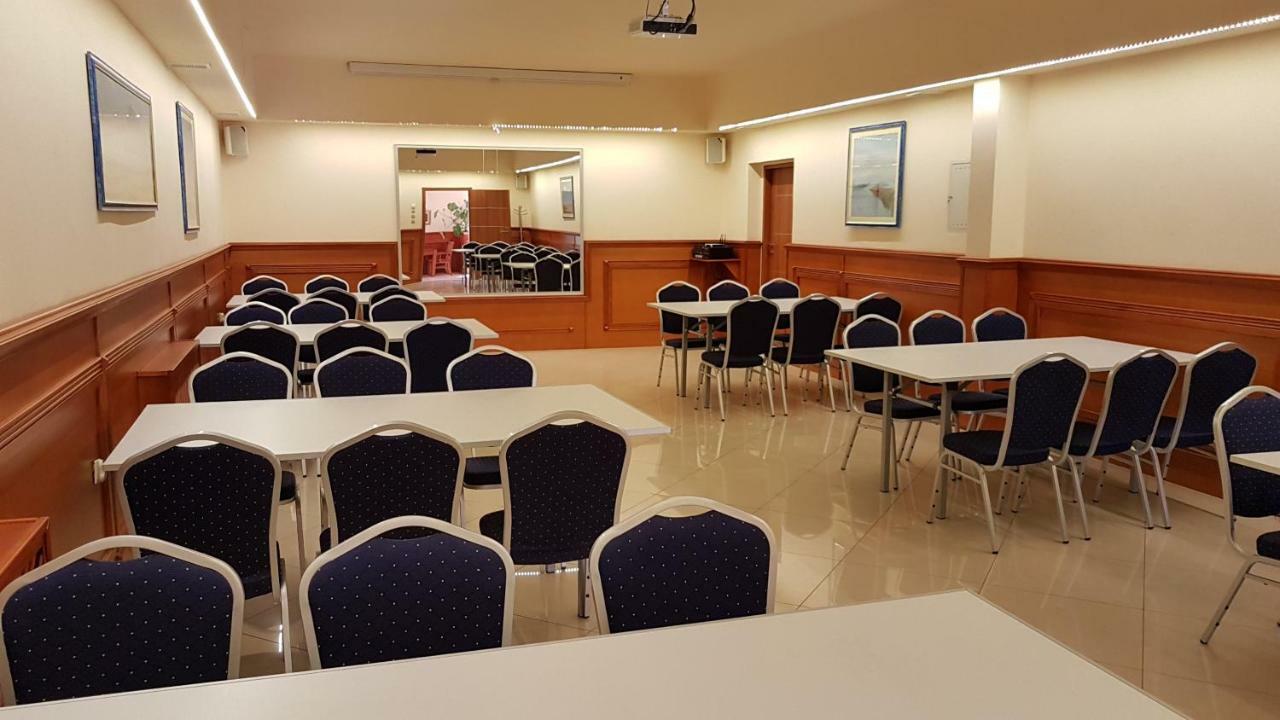 Hotel Korona Слубице Экстерьер фото