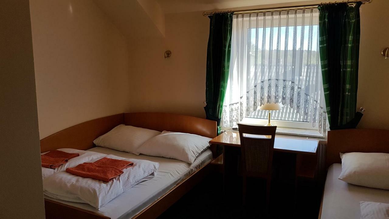 Hotel Korona Слубице Экстерьер фото