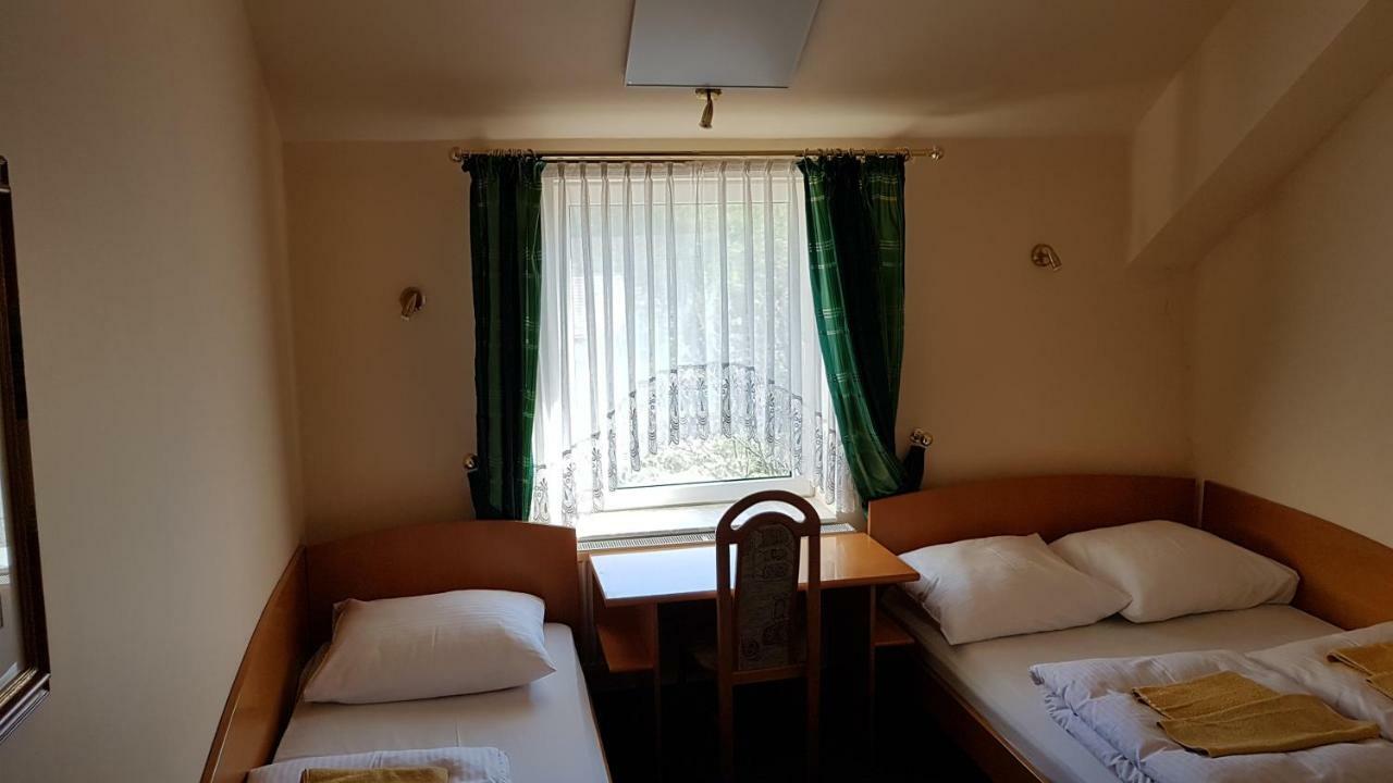 Hotel Korona Слубице Экстерьер фото